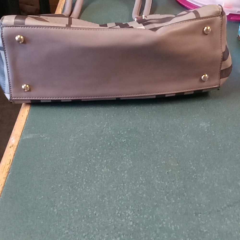 Purse - Picture 3 of 4